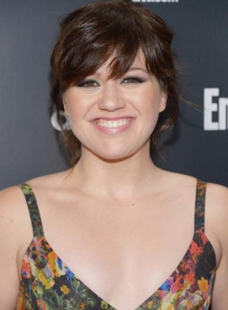 ARABADA YAŞADI - Kelly Clarkson, American Idol adlı ses yarışmasını kazandığında onun için bir peri masalı da gerçekleşmiş oldu. Ama o zamana kadar hayatı çok zordu.