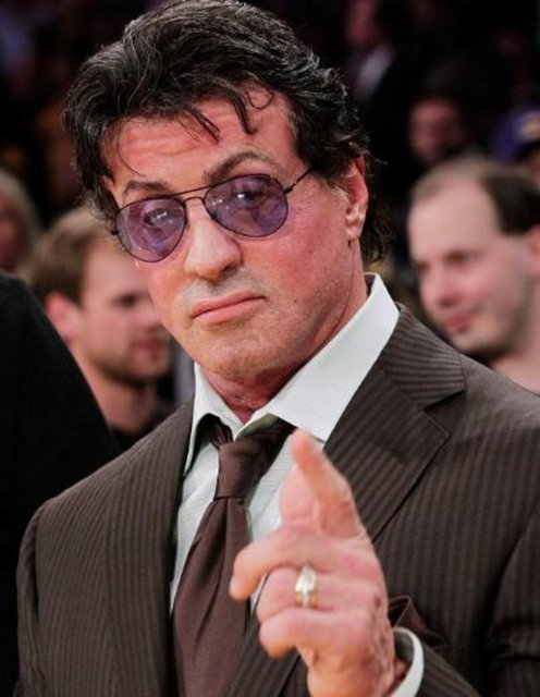 PARA KAZANMAK İÇİN PORNO FİLMDE BİLE OYNADI - Sylvester Stallone'nin hayatı da kelimenin tam anlamıyla roman gibi. -