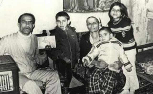 Onun meslek yaşamı 1974 yılında İzmir'in pavyonlarında başladı. Henüz 19 yaşındayken ilk eşi Tunay Ürek ile evlendi. 1980'lerde İzmir sahnelerinde çalışan Kibariye, o yıllarda İzmir Fuarı'na gelen tüm sanatçıların dikkatini çekti. Bunlar arasında Muzaffer Özpınar da vardı. Ünlü bestekar, sanatçıyı o zamanlar İstanbul'da Stardust gazinosunu çalıştıran Turgut Akyüz'e anlattı. Akyüz; Kibariye'yi dinlemek isteyince de Kibariye İstanbul'a geldi.  -