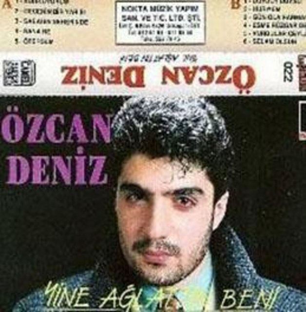 1989'da ilk kez İstanbul'a gelmiş Özcan Deniz. Ama hayallerine ulaşması o kadar kolay olmamış. Sonunda bir dönercide çalışmaya başlamış. Sonra Almanya'ya gitmeye karar vermiş Özcan Deniz.  -  -