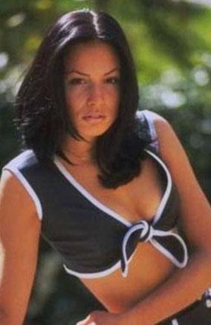 FAKİRLİKTEN OKULA BİLE GİDEMEMİŞTİ - Kısa bir süre öncesine kadar podyumun en gözde ve en çok kazanan mankenlerinden biriydi. Şimdi zengin bir işadamı ile evli ve bir kız çocuğu annesi.