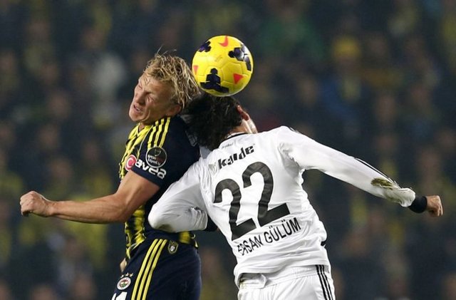 - Ersan Gülüm ilk yarının son anlarında Fener yarı sahasında Alper'e sert girdi sarı gördü. Bilic, pozisyon hataları yapan Ersan'ı yanına çağırdı ve bağırdı.