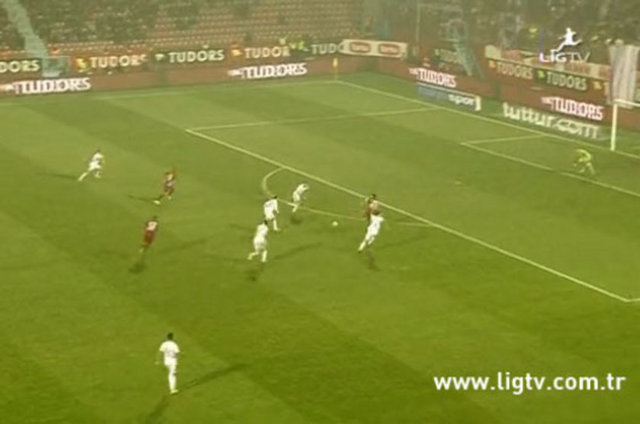 Bordo-mavililerin golleri Malouda(2) ve Olcan'dan geldi.