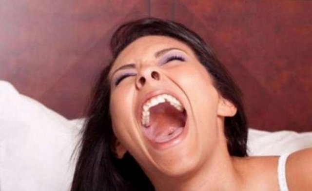 Bir dakikalık gülme, 12 dakikalık koşuya eşdeğerdir. Gülmenin ağrı kesici etkisi de vardır.