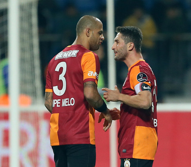 - Sabri Sarıoğlu: "Şunu herkes bilsin ki, Galatasaray içinde bir sorun yok. Her aile içinde olacak tatsızlıklar olabilir. O da içimizde çözüldü, bitti"