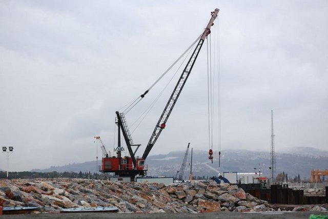 4 bin 500 eleman, bin 500 iş makinesi çalıştırıyoruz. - Bursa'ya kadar olan kesimin 2015 yılına kadar bitirilmesi - bekleniyor.