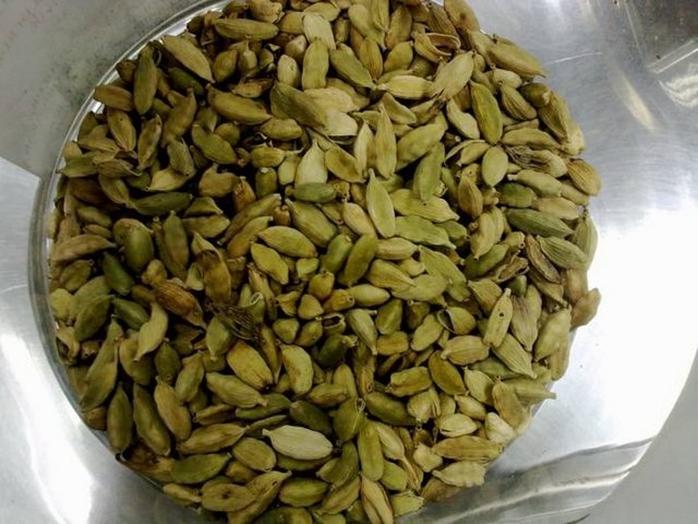 Çağımızın hastalığı kanser için faydalı olan kakule, kanser hücreleriyle savaşan sağlıklı hücrelerin sayısının artmasını sağlayarak bir nevi kanseri önlediği söyleniyor.