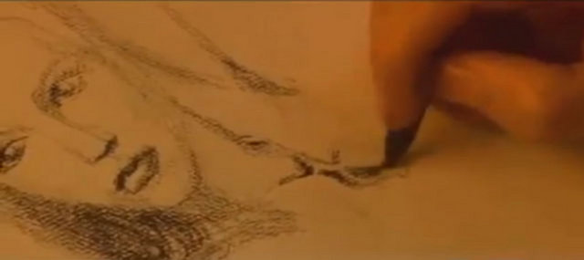 Titanic filminde Rose'un portresini çizen isim filmin yönetmeni James Cameron'du. Hatta portre 2011 yılında açık artırmada 16 bin dolara alıcı bulmuştu.