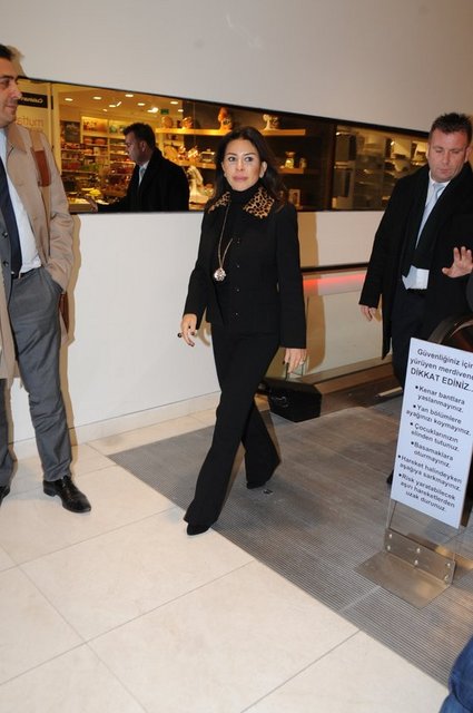 SUZAN SABANCI DİNÇER