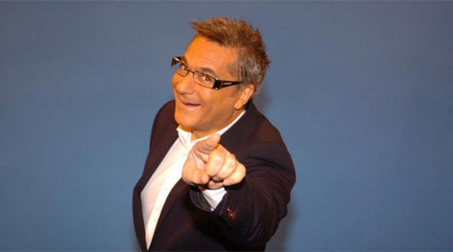 Mehmet Ali Erbil'in Sezin ve Yasmin adında iki kızı ve Ali Sadi adında bir oğlu var.