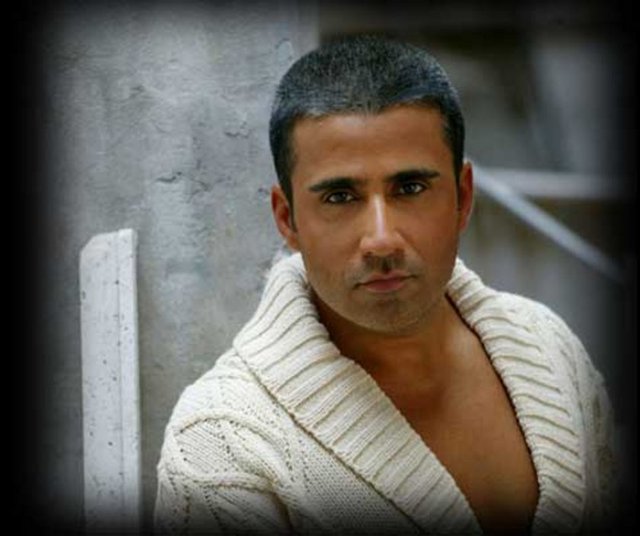 Emrah'ın bir oğlu var.