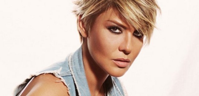 Gülben Ergen'in Atlas adında oğlu Ares ve Güney adında ikiz bebekleri var.