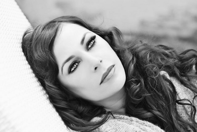 Şenay Gürler'in Duygu adında bir kızı var.