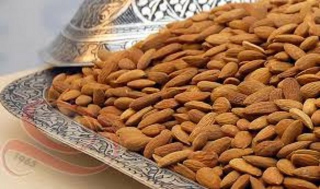 E vitamini ve magnezyum içeren badem, çocukların dolaşım sistemini iyileştiriyor. Antioksidan zengini de olan badem, cilt sağlığı için de oldukça önemli.