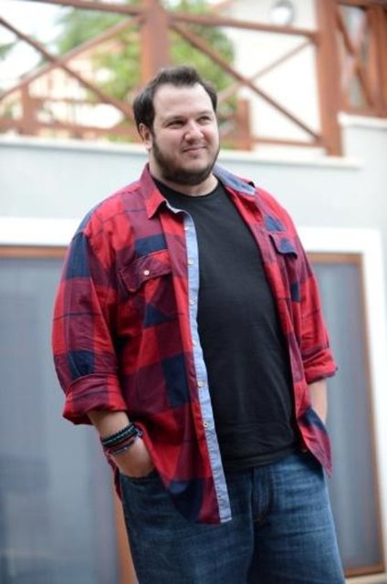 ŞİRKETİN SERMAYESİ 300 BİN TL  - Şahane ortaklık. Fatih Terim'in kızı Merve Terim'le evli olan işadamı Ahmet Baran Çetin ve komedyen Şahan Gökbakar ortak oldu.