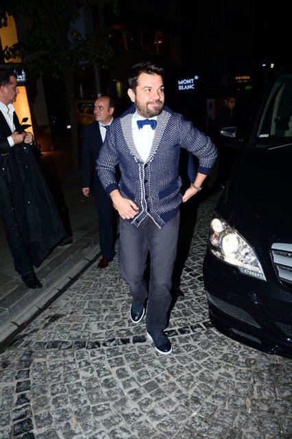 Yaptığı albümler, verdiği konserlerle Türkiye'nin en büyük pop yıldızlarından biri olan Kenan Doğulu'nun eğitim için erken yaşta gittiği ABD'de çeşitli yatırımları bulunuyor. Doğulu'nun, yılın yarısını geçirdiği Los Angeles'ta Ken Love Yourself adlı bir giyim mağazası bulunuyor. Sadece patronluk değil aynı zamanda tasarımcılığa da el atan şarkıcı, aynı zamanda  bir yapım şirketi sahibi.