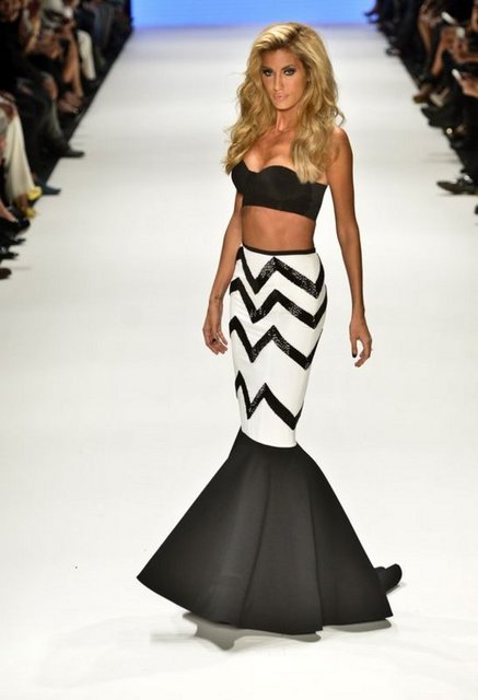 Çağla Şikel'in Ulus'ta bir evi, bir cipi ve bankada hatırı sayılır nakiti bulunmakta.