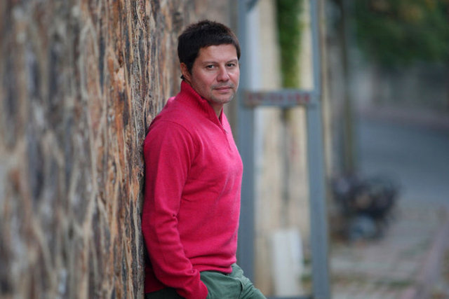 Mirkelam'a bu iddia soruldu. "İstasyonlar benim değil" diyen Mirkelam, "Amcamların benzin istasyonları var. Lütfen yanlış anlaşılma olmasın" dedi.