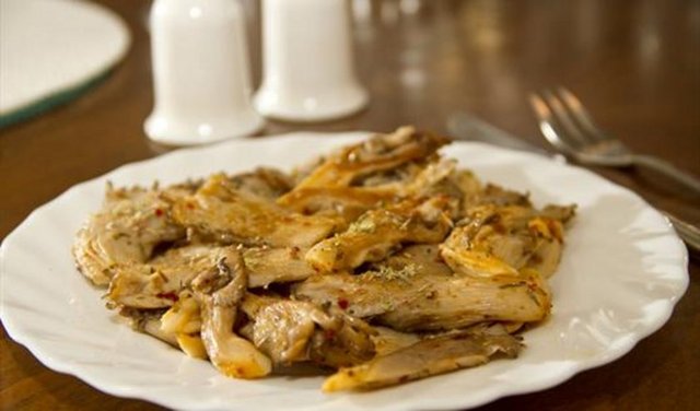 İstiridye: İstiridye büyük bir afrodizyaktır. Çinko, iyot ve selenyum açısından zengindir. Mutluluk hissini arttırır.