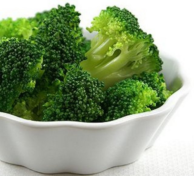 Brokoli: B vitamini içeriği yüksek olan brokoli, stres seviyenizi düşürmeye yardımcı olur.