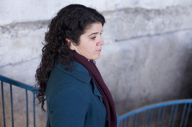 Bunun yanı sıra bir belediyenin düzenlediği ücretsiz müzik kursunda katılımcılara müzik dersleri vermektedir. -  -  -  -  -  -  -