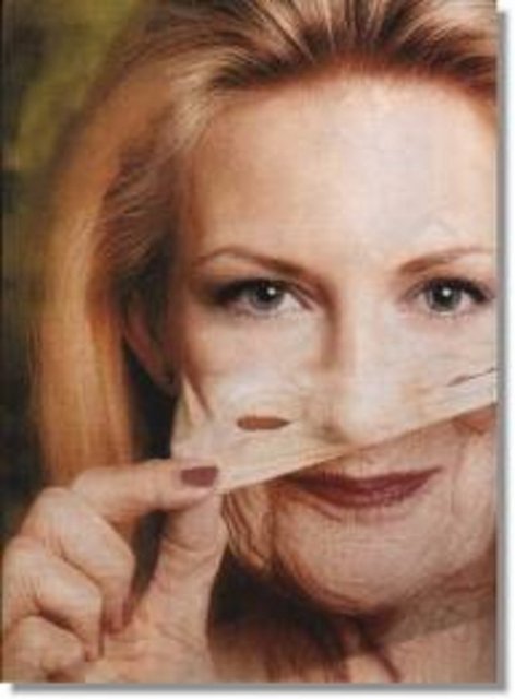 10- RENK BOZUKLUĞU -  - Düşük kaliteli kozmetik ürünleri bilinçsiz kullanıldığında ciltte renk bozukluklarına, kızarıklıklara ve kabarıklıklara neden olabilir. Doğal maddelerden yapılan ürünlerin kullanılması, sağlıklı beslenme ve bol su tüketimi cilde iyi gelecektir.