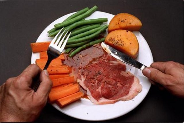 Protein ve mkarbonhidrat açısından zengin bir beslenme diyeti uygulayabilirsiniz.