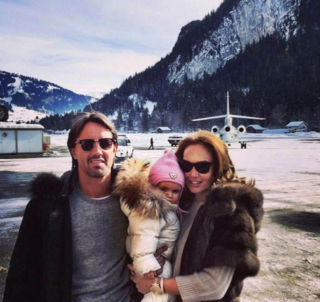 Deniz, güneş ve kum tatilinin ardından aile soluğu yine kış sporları merkezi Gstaad'ta aldı. -