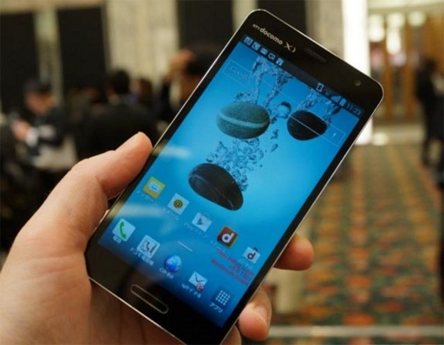 Telefonunuzun "Ayarlar" kısmından, önce "Yedekle ve Sıfırla" seçeneğine daha sonra da "Fabrika Ayarlarına Sıfırla" bölümüne gelin.