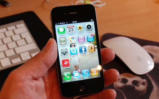 Burada "Tüm İçerikleri ve Ayarları Sil" seçeneğine dokunarak telefonunuzu güvenle silebilirsiniz.