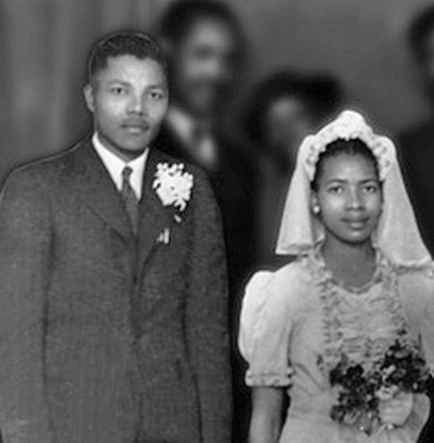 Mandela'nın hayatı boyunca 3 evlilik yaptı.