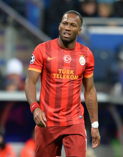 Drogba, taraftarı üzecek açıklamalarda bulundu. Bu - sezon işlerin ters gittiğini ve huzursuz günler geçirdiğini dile getiren Didier - Drogba, "Mutlu değilim. Bu yüzden teklifleri değerlendirme kararı aldım" sözleriyle - ayrılık sinyali verdi.