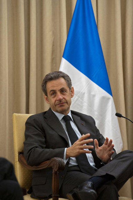 Nicolas Sarkozy'nin yeni bir siyasi parti - kuracağı iddia edildi. Fransa'da yayımlanan Nouvel Observateur dergisinin - internet sitesinde çıkan haberde, eski Cumhurbaşkanı Nicolas Sarkozy'nin - yeni bir siyasi parti kurarak, siyasete dönüş yapacağı yazıldı.