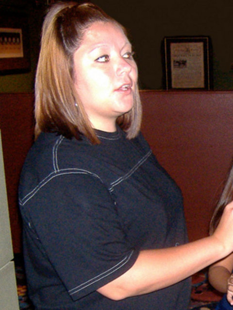 29 yaşındaki Josie Raper, tam 108 kiloydu. Bunun nedenini de fast- food alışkanlığına bağlıyor. Bir gün eşi ve kızıyla Hawai tatiline gittiğinde bacaklarının kalınlığına, yüzünün ve vücudunun iriliğine kendisi de inanamamış.