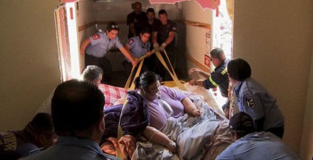 Çocuğun öldüğü gün de aynı şey oldu. Jamie evden çıkıp çocukları Mayra'yla bıraktı. Annesinin kafasına saç fırçasıyla vurduğu minik bebek bir süre sonra nefes alamamaya başladı. -