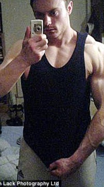 Ölümden dönen Mike, hayatında köklü bir değişiklik yapmaya karar verdi ve diyet ile birlikte düzenli egzersize başladı...