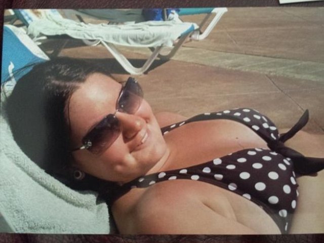 Metro gazetesine hikâyesini anlatan Thomas, "Düğün albümüm tam hayallerimdeki gibi. Fotoğraflarıma bakmaktan büyük mutluluk duyuyorum" dedi.