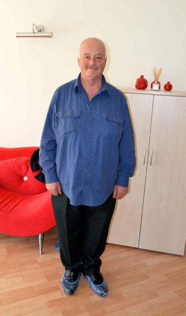 Kıyafet bulmakta zorlandığı söyleyen Oktay, "Daha önce XXXXL, XXXXXL giyiyordum. Şimdi XXL bile bol geliyor" dedi.