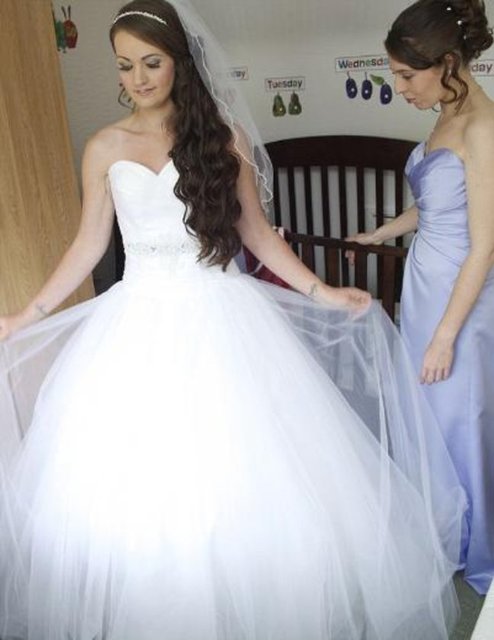 Beğendiği gelinliğin büyük beden üretilmediğini öğrenen genç kadın, azmetti ve 36 beden oluncaya kadar diyetinden taviz vermedi.