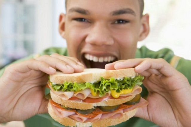 Yulaf ezmesi: Besleyici olduğu kadar düşük kalorilidir. Sabah kahvaltısına veya ara öğünlere, kuru meyveler, kuru yemişler ve süt ilavesi ile hazırlanan yulaf ezmesi uzun süre tokluk sağlar.