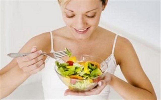 Zeytinyağı: Günlük yağ gereksiniminin bir kısmı tekli doymamış yağ asitlerinden karşılandığında yani zeytinyağı tüketimi yeterli olduğunda metabolizmanın desteklendiği ve kilo vermenin kolaylaştığı bilimsel çalışmalar ile gösterilmiştir.