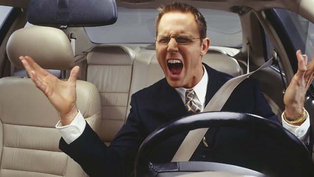 Haklarınızın ihlal edildiğini anlatabilir. Hakların ihlali, sınırlarımıza girilmesi bizi öfkelendirir.