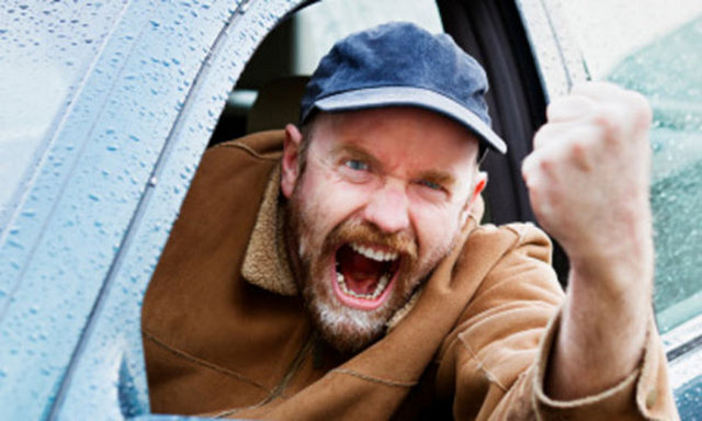 Öfkemiz haklı- haksız, yararlı-yararsız, gerekli-gereksiz, doğru-yanlış değildir.