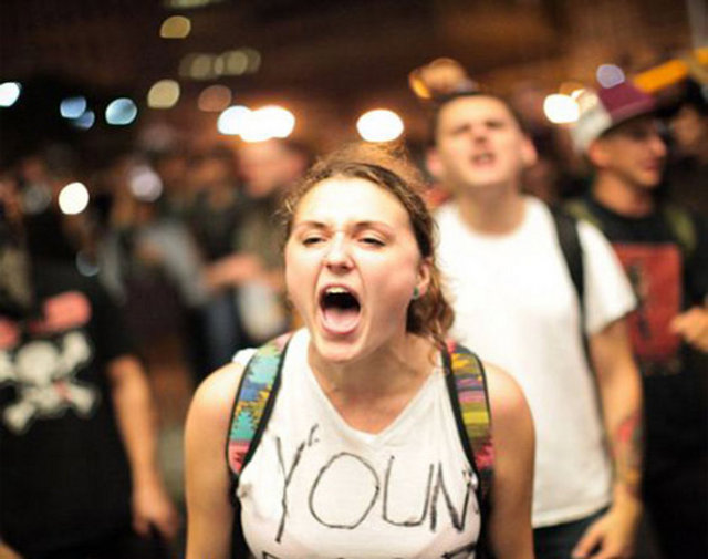 Öfkelenmemin ne yararı olacak? gibi öfke ile ilgili bazı sorularımız hayatımızı zorlaştırır tarzdadır.