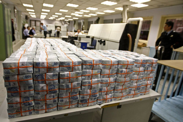 Zamanlayıcılar, fotoseller, ya da yaklaşım sensörleri vasıtasıyla aydınlatmanın kontrol edilmesi de enerji tasarrufu sağlar.