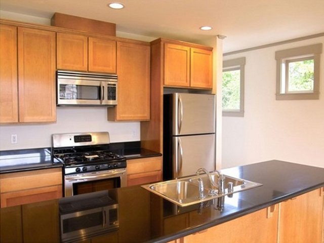 Buzdolabı fırın ve diğer ısı kaynaklarından uzakta olmalı ki serin kalmak için çok fazla çaba sarf etmek zorunda kalmasın.