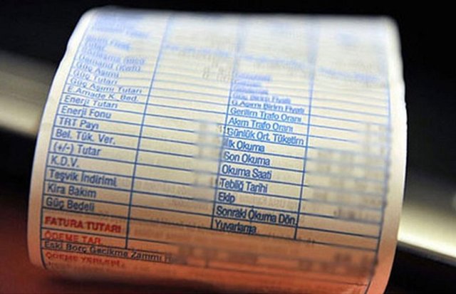 Elektrik Dağıtım Hizmetleri Derneği (ELDER) tarafından yapılan açıklamada, elektrik faturalarında tasarruf sağlamak için çamaşır yıkama alışkanlıklarından mutfak aletlerinin kullanımına kadar dikkat edilecek bazı küçük kurallar konusunda ipuçları yer aldı.