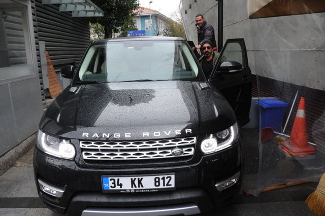 İşte Cem Yılmaz'ın parmak ısırtan oto galerisi...