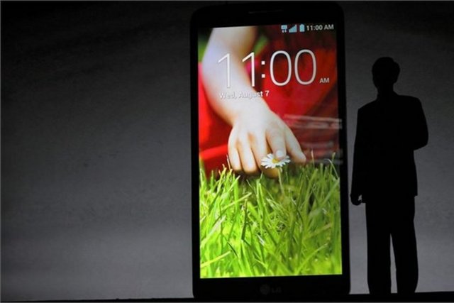 LG G2 -  - Telefon, değiştirilemeyen 3000 mAh batarya kullanıyor.