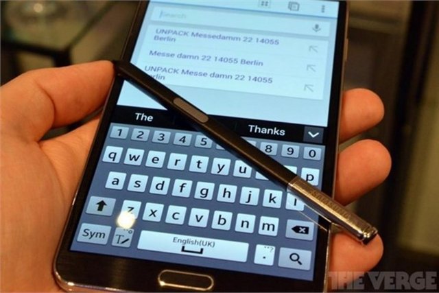 Galaxy Note 3 -  - 32 ve 64 GB'lık dahili belleğe sahip modellerle sunulan Note 3, 64 GB'a kadar hafıza kartı destekleyen microSD girişine sahip.